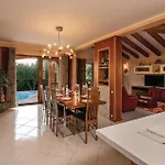 度假居 Gorgeous In Tar With Wifi *