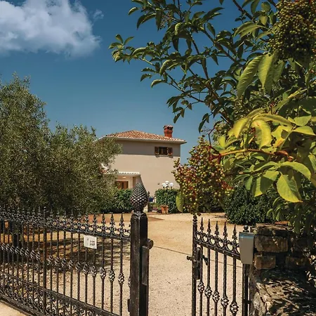 Gorgeous In Tar With Wifi 펜션