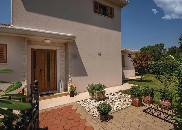 Gorgeous In Tar With Wifi 펜션