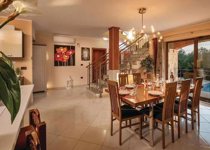 펜션 Gorgeous In Tar With Wifi Tar-Vabriga