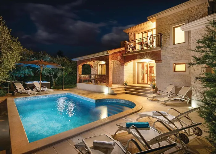 Gorgeous In Tar With Wifi 펜션 Tar-Vabriga