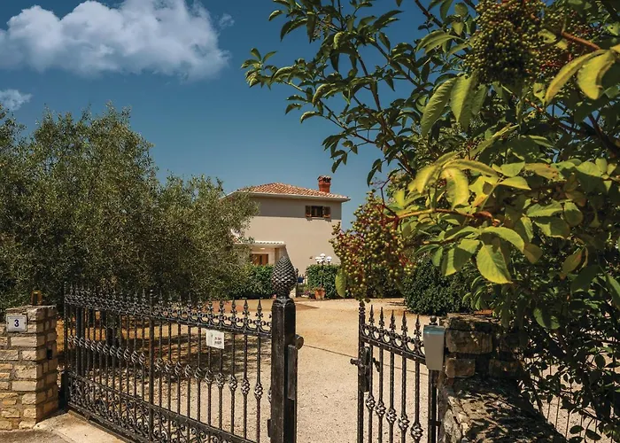 Gorgeous In Tar With Wifi 펜션